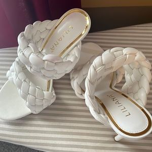 White slide in sandal’s